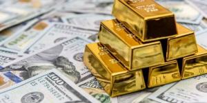 الذهب يتراجع مع ترقب المستثمرين إشارات من المركزي الأمريكي بشأن الفائدة