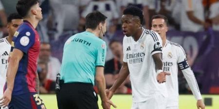 فينيسيوس يغيب عن الكلاسيكو بسبب الإيقاف
