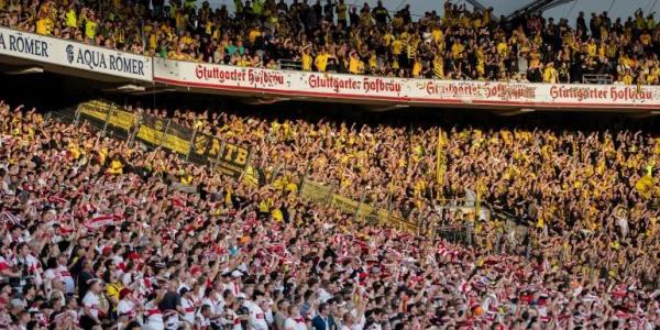 دورتموند يكافئ المشجعين على التخلي عن الهواتف في المدرجات