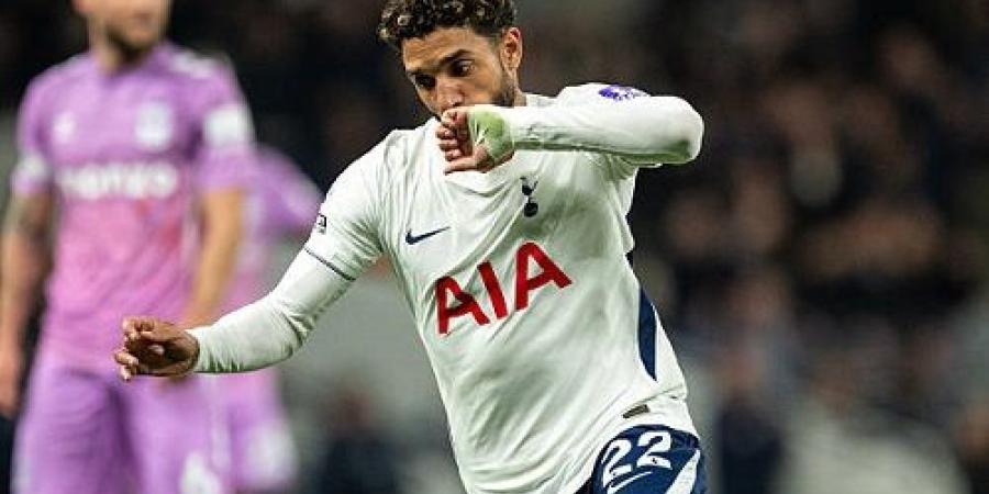 عمر مرموش في تشكيل توتنهام الرسمي أمام تشيلسي بالدوري الإنجليزي