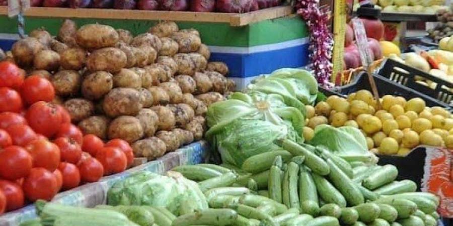 استقرار أسعار الخضروات وارتفاع برتقال أبو سرة في سوق العبور