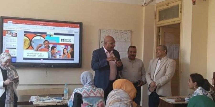 وكيل تعليم سوهاج يتابع انطلاق برنامج «ENABLE» لتدريب معلمي اللغة الإنجليزية :اليوم السابع
