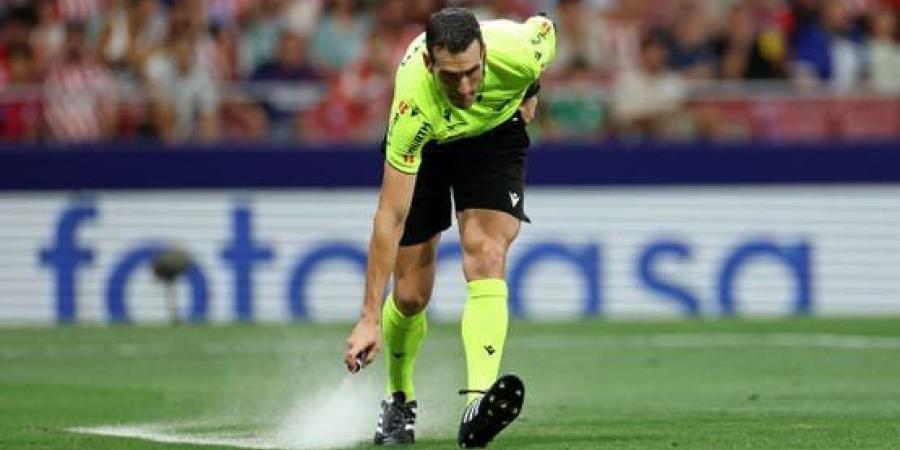 حكم الكلاسيكو.. إشتكاه برشلونة من قبل وإسمه ارتبط بريال مدريد