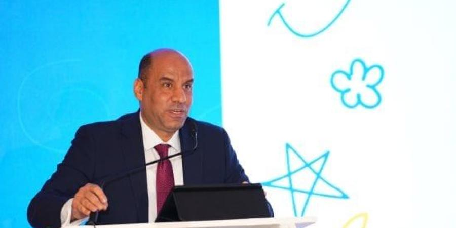 وزير العمل يعلن عن 6349 فرصة عمل فى 46 شركة قطاع خاص بـ11 محافظة :اليوم السابع