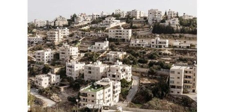 الجيش الإسرائيلي ينفذ عملية عسكرية غير مسبوقة في الخليل ويُهجِّر العشرات من عائلاتها