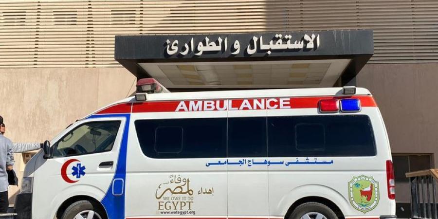 طفلة تبلغ 14 عاماً تُنقل لمستشفى طهطا بعد تناولها 9 أقراص فيتامينات